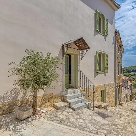 Casa Maslina 3*